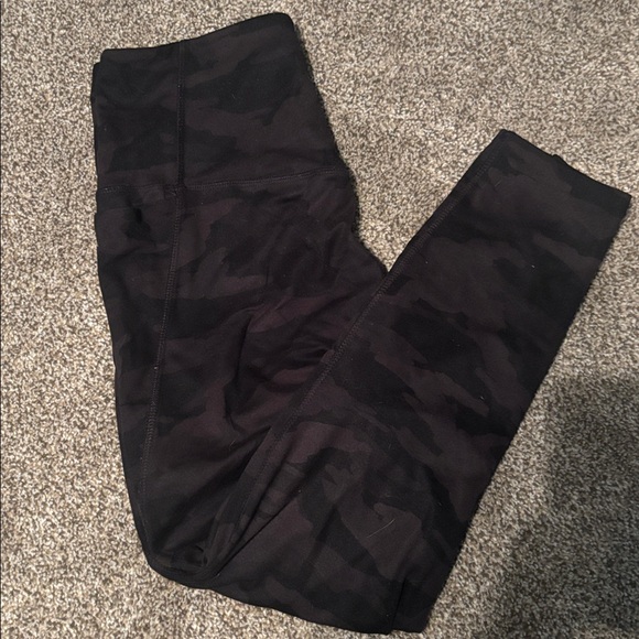 Women’s clothing lot (Aerie, Hollister, Nike, under armour & more!) - Picture 14 of 14